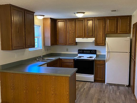 4th image of 7443 Sandy Creek Dr