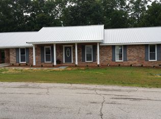153 Parris Cir, Roanoke, AL 36274