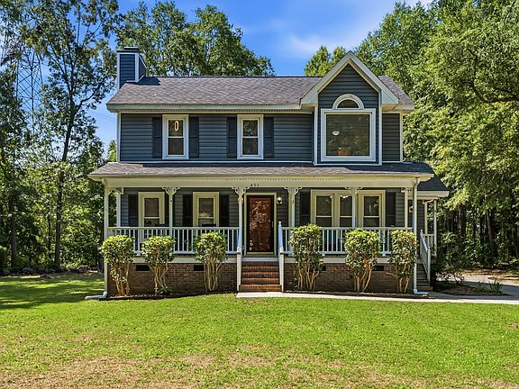 5th image of 401 Redpath Dr