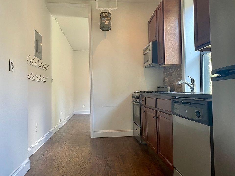 1st image of 215 E 4th St #1C