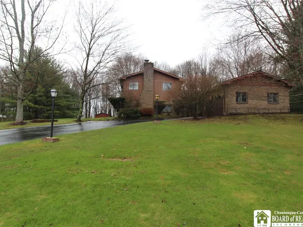 117 Westminster Dr, Jamestown, NY 14701