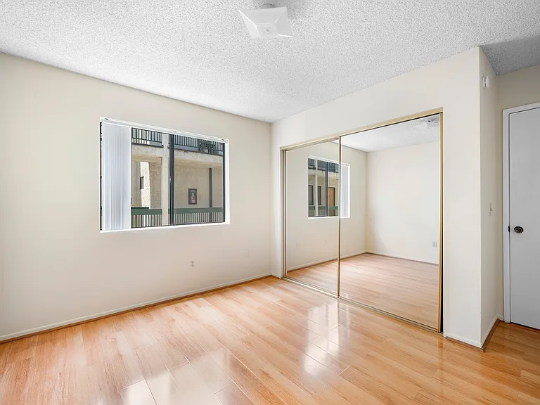 1004 E Garfield Ave #3 — Photo 16