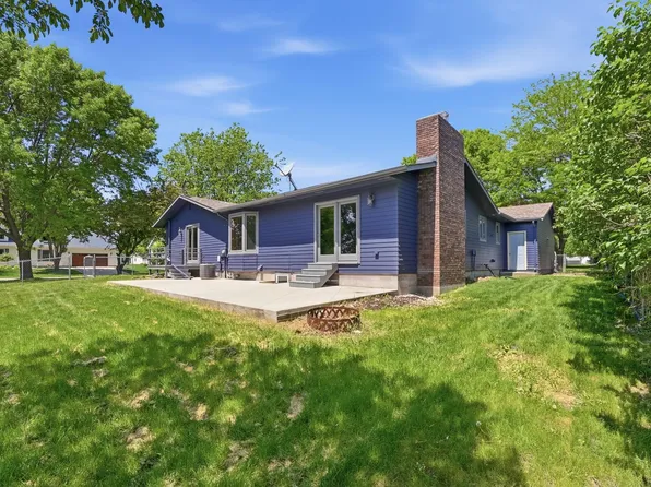 817 24th Ave SW, Willmar, MN 56201
