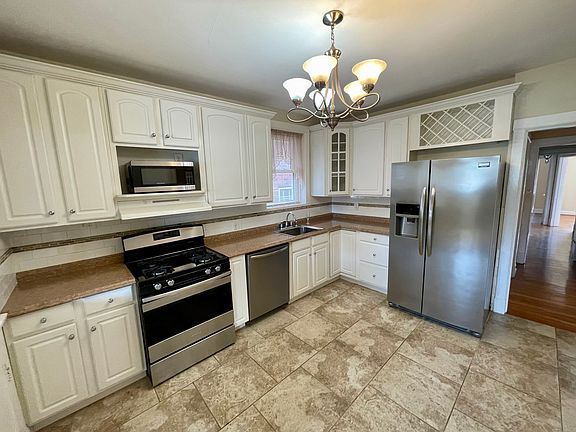 3rd image of 4645 Wilcox Ave #4645A