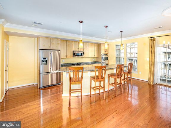 5th image of 8025 Crescent Park Dr #188