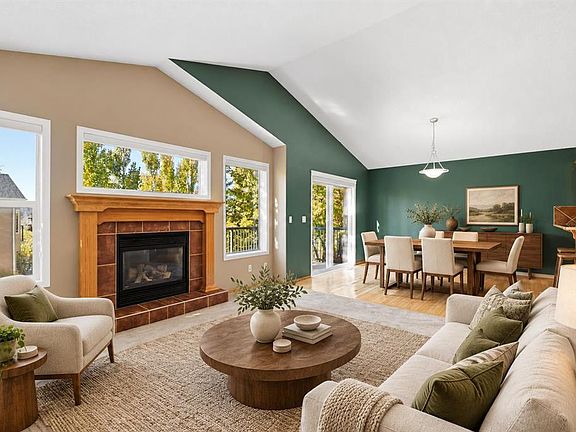 2nd image of 7 E Royal Birch Grn NW