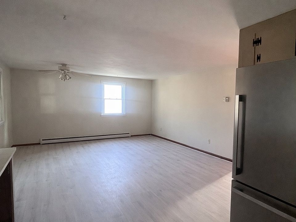 2nd image of 73 Shawn Dr Floor 2