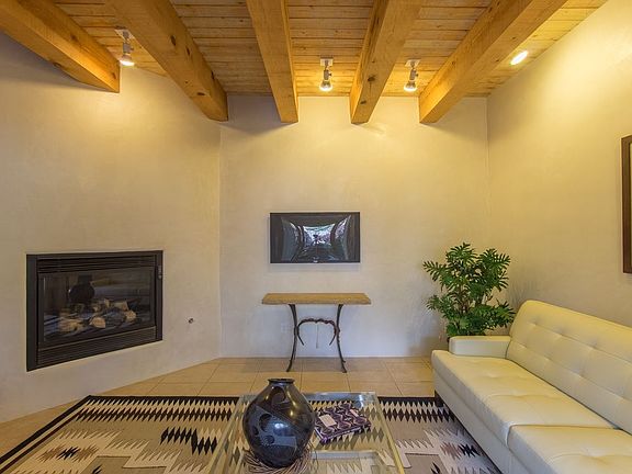 2nd image of 300 Camino De Los Marquez APT 4