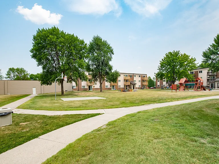 Forest Park Apartments — Photo 22