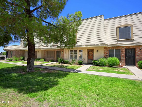 3rd image of 907 E SHOBE Drive