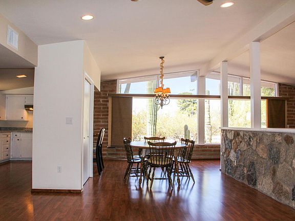 3rd image of 7565 N San Lorenzo Dr