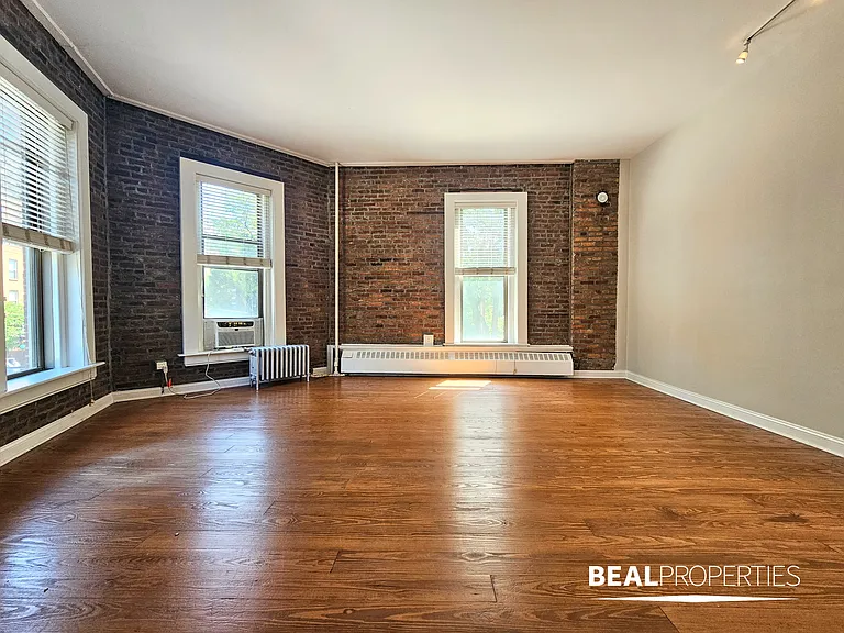 2200 N Clark St — Photo 44