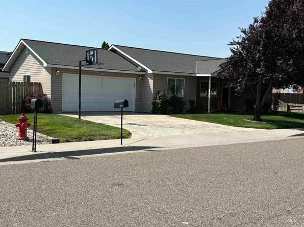 1002 Golden Ave, Fruitland, ID 83619