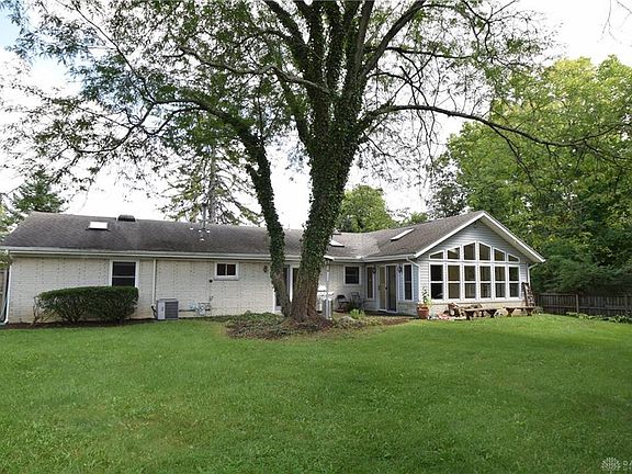 3rd image of 1207 S Dixie Dr