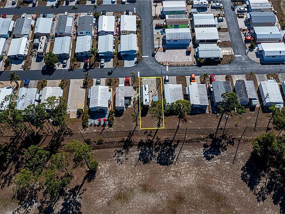 5th image of 243 Caravan Cir