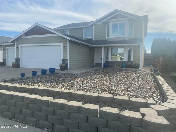515 Baker St, Moxee, WA 98936