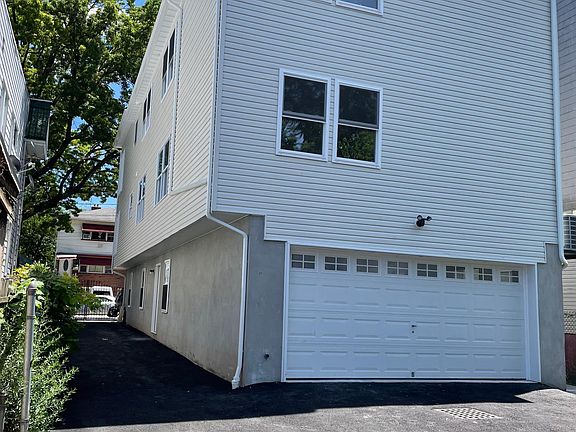 3rd image of 111 Chelsea Ave #31