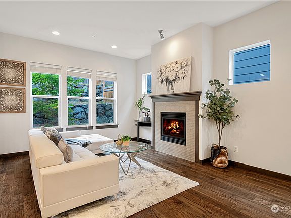 5th image of 8448 169th Avenue NE #102