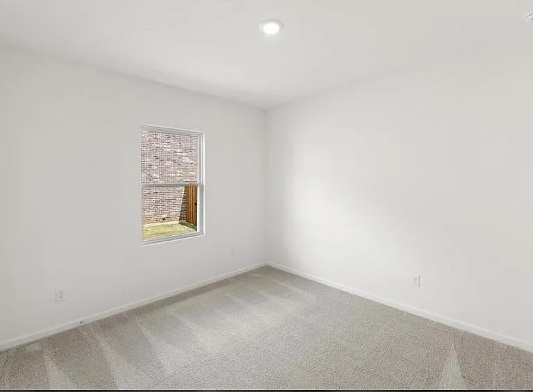 17 Glen Crossing Rd — Photo 21