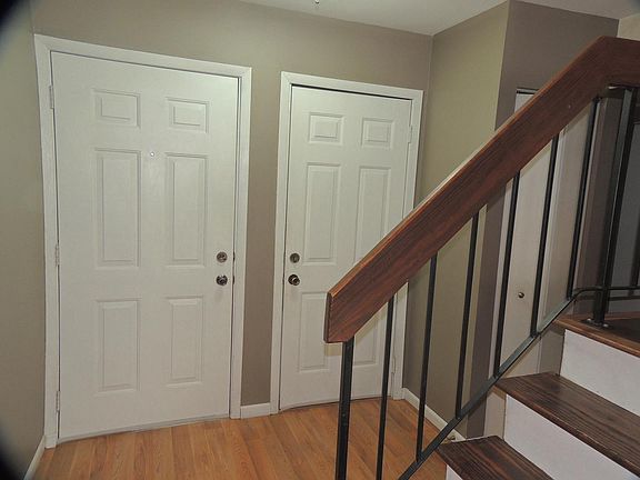 2nd image of 370 E Forest Knoll Dr Unit 370