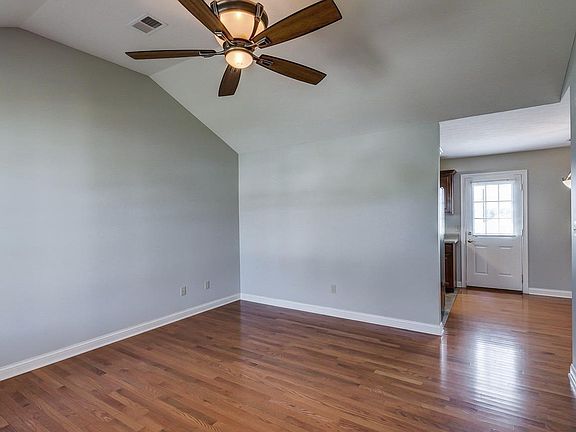 4th image of 312 Daintree Dr