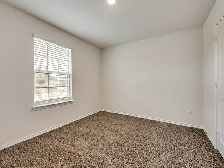 1131 Elijah Way — Photo 14