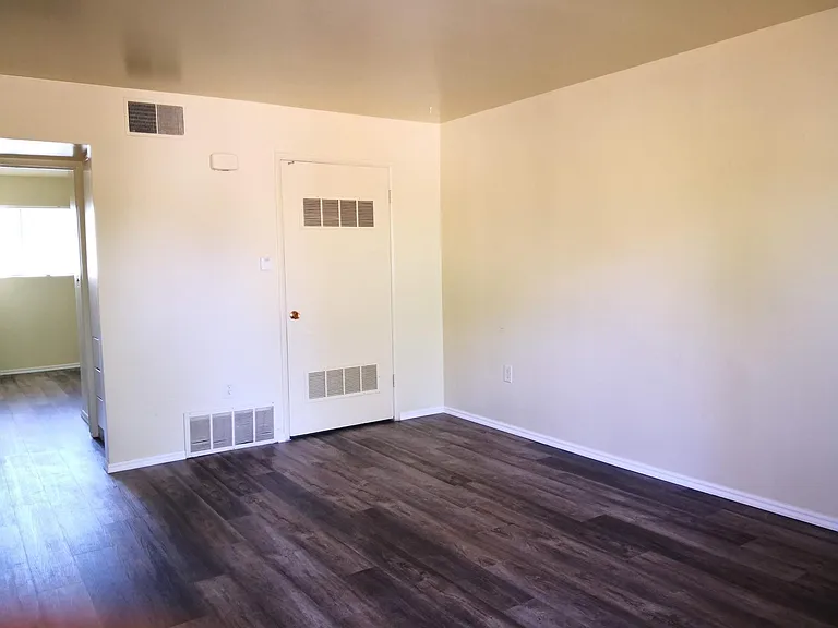 215 E Vidas Ave #7 — Photo 4