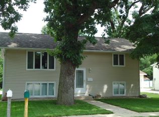 1020 S Minnesota St, Algona, IA 50511
