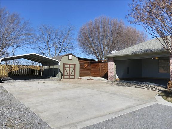 3rd image of 600 Cross Fence Dr