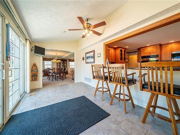 5th image of 5296 Park Dr