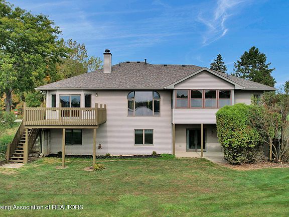 5th image of 9905 Oak Island Dr