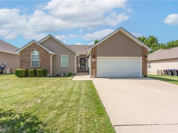 1212 Nottingham Dr, Warrensburg, MO 64093