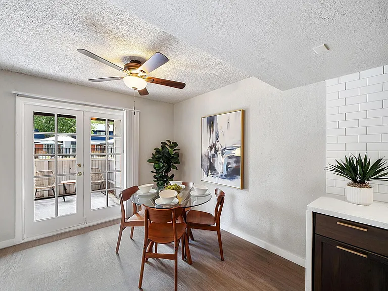 Sunrise in Chandler Apartments — Photo 18