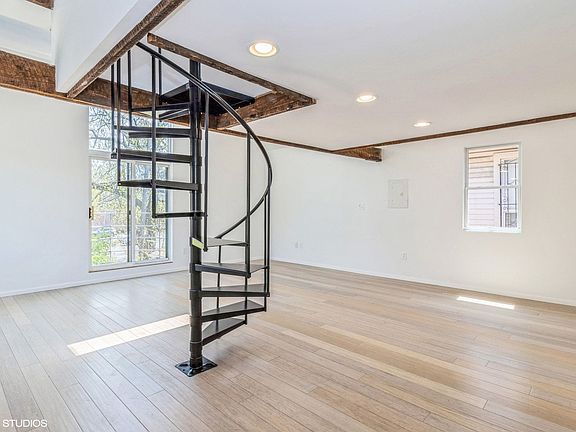 4th image of 1801 S Peoria St #2R