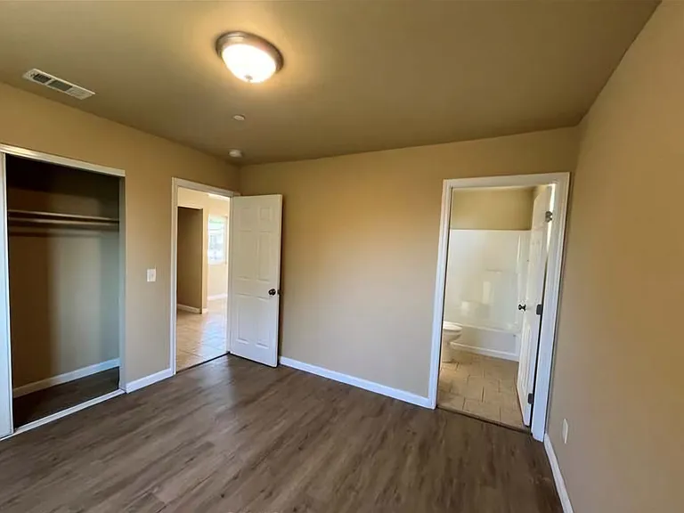 547 Cabrera Ave #B — Photo 4