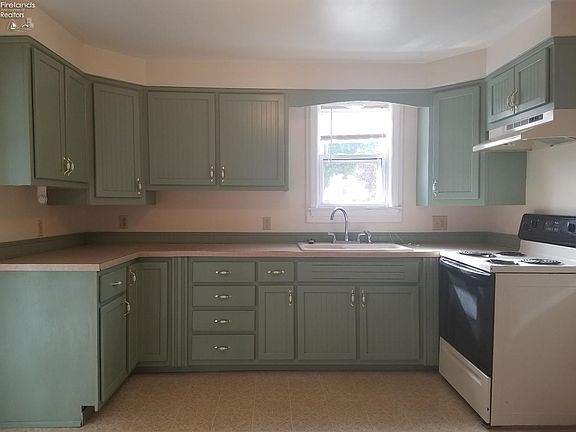 3rd image of 405 Water St