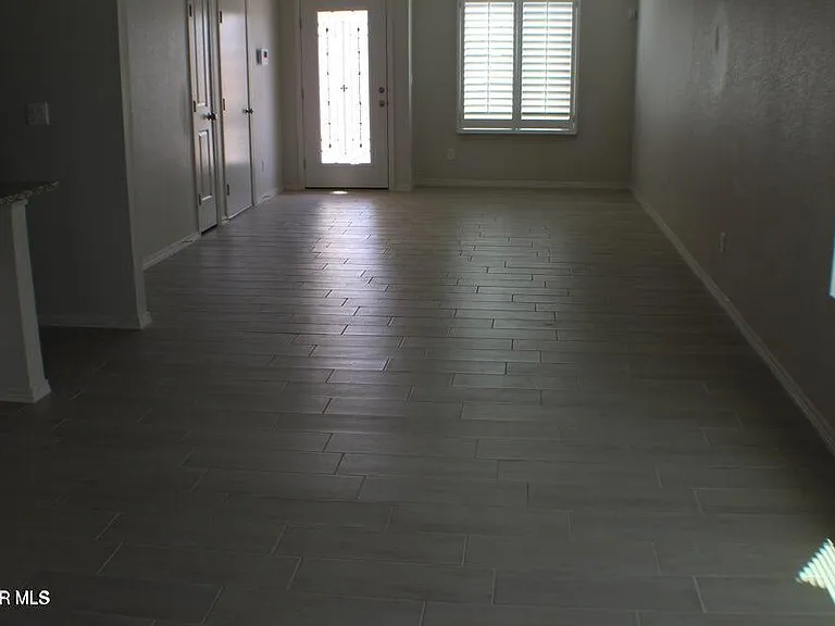 7425 Norte Mesa Ln — Photo 3