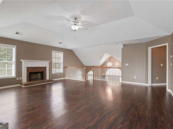 5th image of 177 Hollinger Way