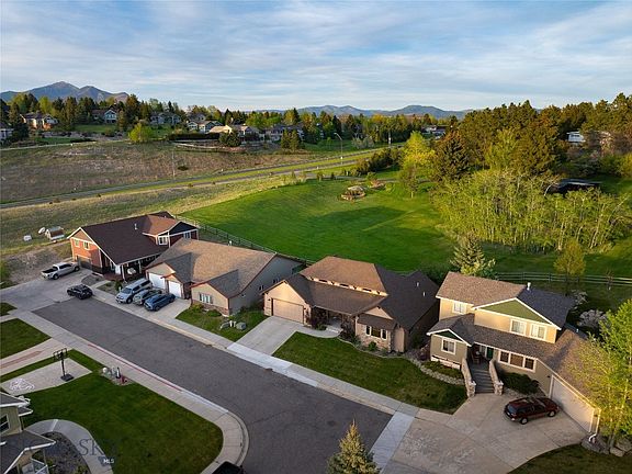 3rd image of 2224 Sourdough Rd