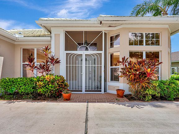 3rd image of 1699 SW Monarch Club Drive
