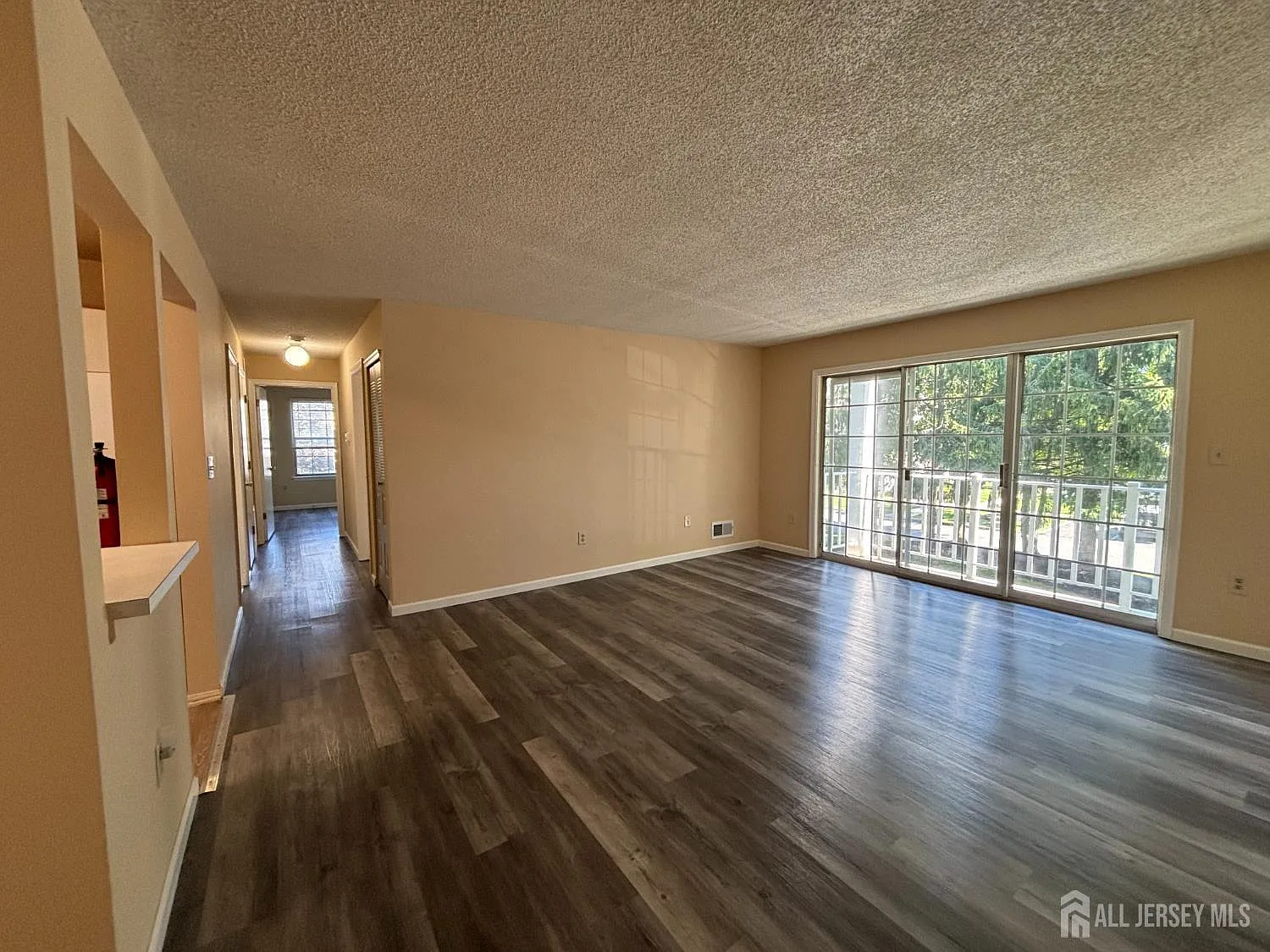 2 bed, 2.0 bath, 1106 sqft, $2,500 — Photo 2