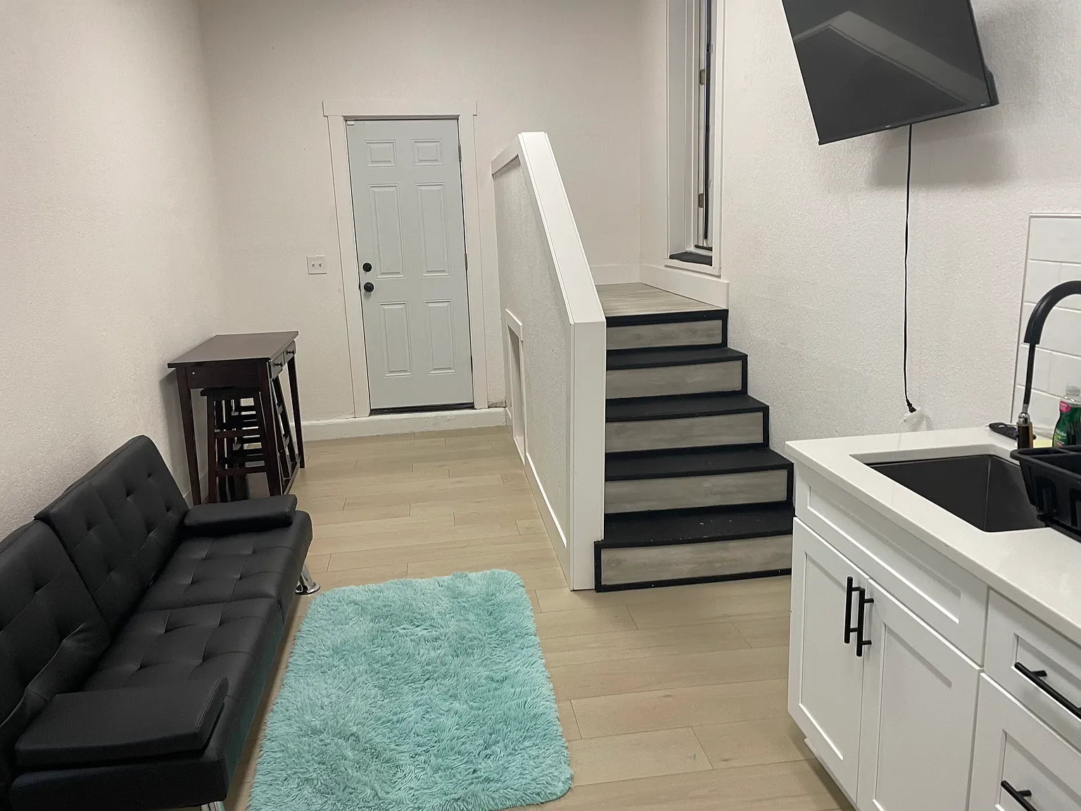 1 bed, 900 sqft, $1,950 — Photo 1