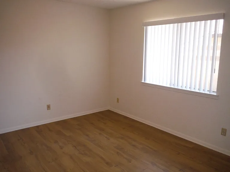 43738 Mona St — Photo 24