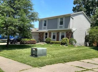 5625 Dolphin St, Mentor On The Lake, OH 44060
