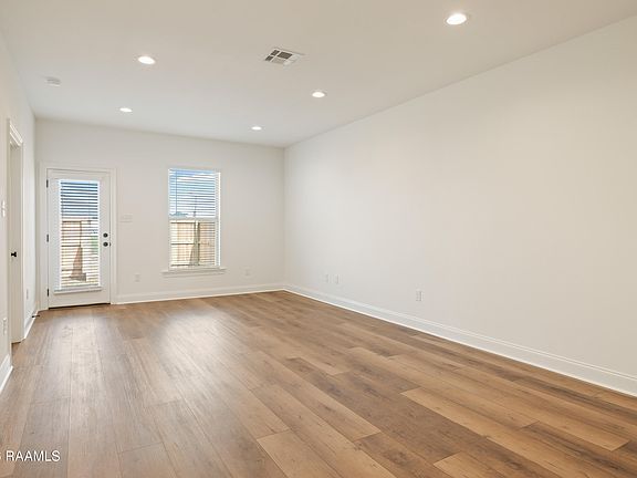 5th image of 126 Frontier Ln