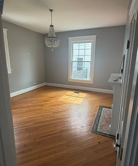 239 College St — Photo 5