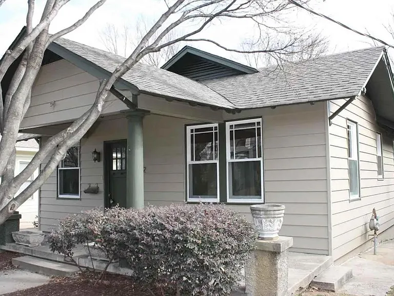 222 S Edgewood St — Photo 2