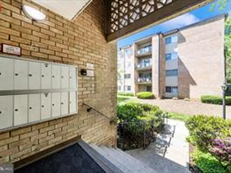 12202 Braxfield Ct #16/228 — Photo 44