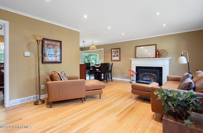 3rd image of 119 Birch Lane