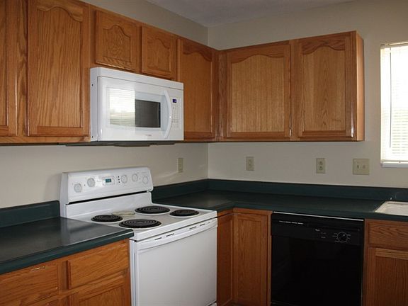 3rd image of 45 Cedarwood Ct